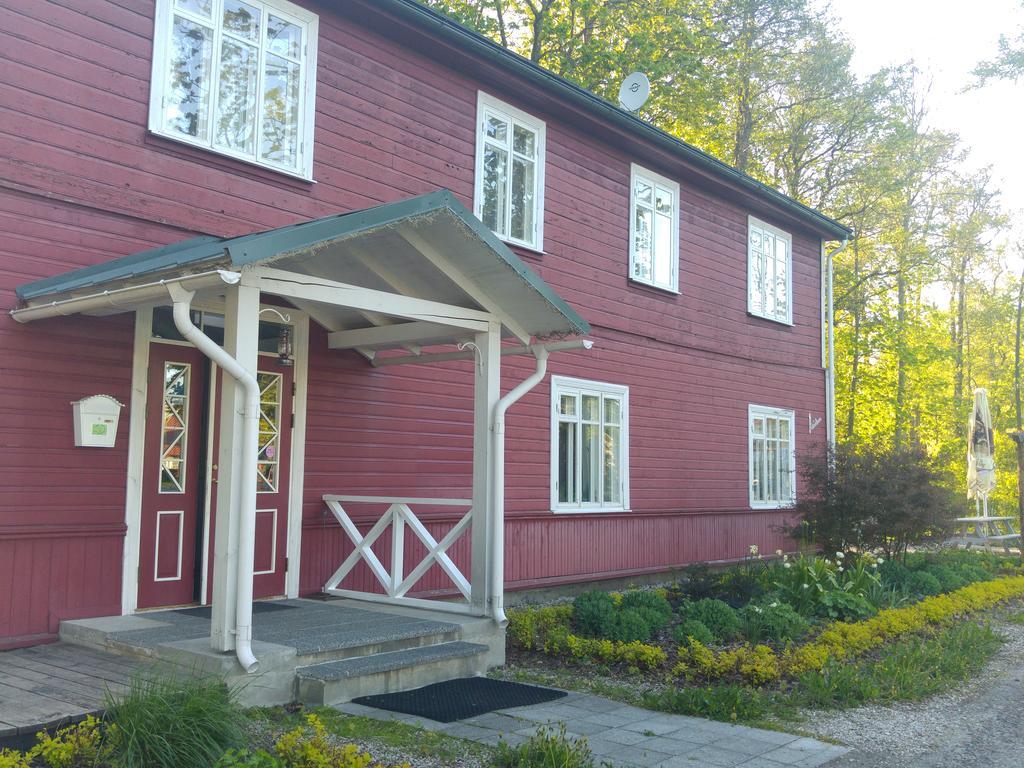 Mamma Mia Guest House Kärdla Exterior foto